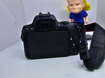 Б/у Фотоаппарат Canon eos 250d kit 18-55mm ef-s is stm 01-200955480