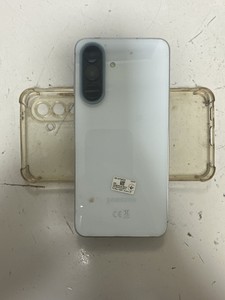 Б/в Мобільний телефон Samsung galaxy a57 5g 8/128gb 01-201102734