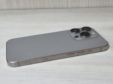 Б/в Мобільний телефон Apple iphone 15 pro 256gb 01-201107143