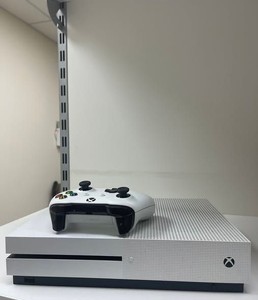 Б/в Ігрова приставка Microsoft xbox one s 1tb 01-201147257