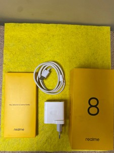 Б/у Мобільний телефон Realme 8 6/128gb 01-201181086