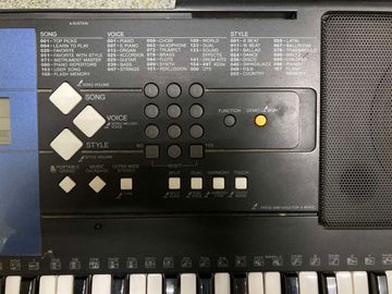 01-200553009: Yamaha psr-e333
