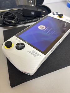 01-200771588: Asus rog ally 2023 2tb