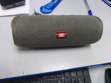 01-200779648: Jbl flip 5