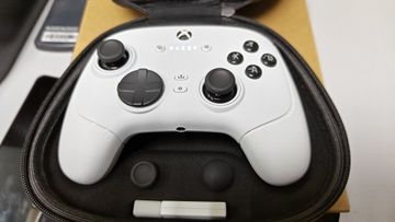 Б/у Геймпад Razer wolverine v3 pro 01-200829076