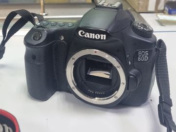 Б/у Фотоаппарат Canon eos60d / ef-s 18-55mm 1:3.5-5.6 is ii 01-200804446