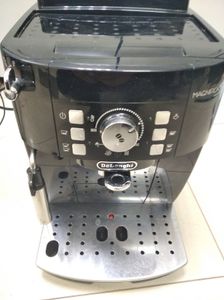 Б/у Кофеварка Delonghi magnifica s ecam 21.110.b 01-200864764