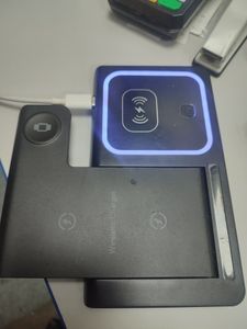 Б/в Бездротовий зарядний пристрій China 3 in 1 charger 01-200899309