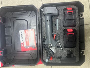 Б/у Аккумуляторные садовые ножницы Forte cp21-25bc 2акб зп 01-200919412