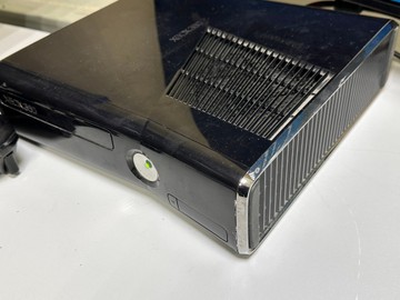 Б/у Игровая приставка Microsoft xbox360 slim 250gb 01-201036076