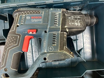 Б/в Перфоратор Bosch gbh 180-li+2акб+зп 01-201103808