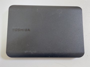 Б/в Жорсткий диск Toshiba canvio basics 2022 2 tb 01-201103731