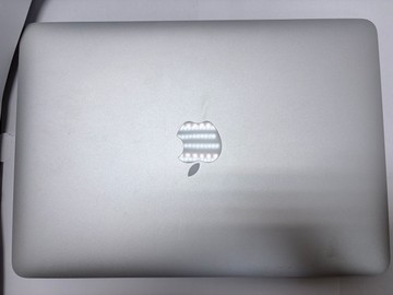 Б/в Ноутбук Apple macbook pro/ a1502 13,3"/ core i5 2.7ghz/ram8gb/ssd256gb/iris 6100 01-201123439
