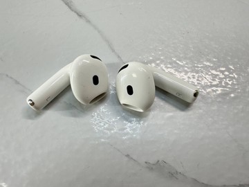 Б/в Навушники Apple airpods 4 with active noise cancellation 01-201148332
