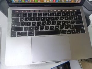 Б/в Ноутбук Apple macbook pro 2019 a2159 13,3" core i5 1,4ghz/ram 8gb/ssd 256gb/intel iris plus graphics 645 01-201026283