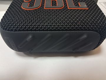 01-200756040: Jbl go 4