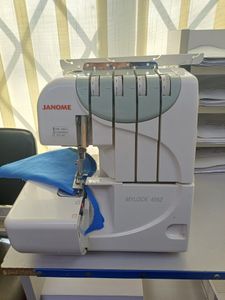 Б/в Швейна машина Janome mylock 4952 01-200804568