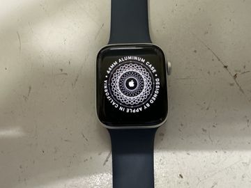 Б/в Смарт-годинник Apple watch se 2 gps 44mm aluminum case with sport 01-200829250