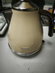 Б/в Електрочайник Delonghi kbov 2001.bg 01-200875716