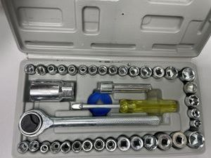 Б/в Набір інструментів Aiwa 40pcs 01-200894478