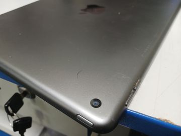 Б/в Планшет Apple ipad 10.2" 2020 wi-fi 32gb 01-200897271