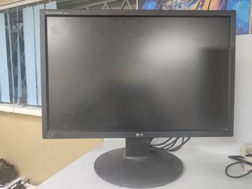 Lg e2210