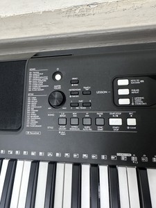 Б/у Синтезатор Yamaha psr-e373 01-200938724
