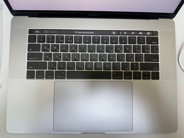 Б/в Ноутбук Apple macbook pro a1707 екр 15.4/core i7 2,9ghz/ram16gb/ssd512gb/hd 630 01-201008505