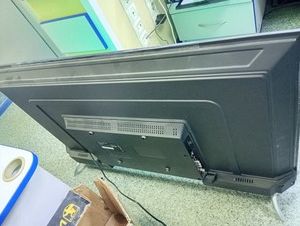 Б/у Телевизор Grunhelm 43u700-ga11v 01-201024080