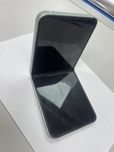 Б/в Мобільний телефон Samsung galaxy flip6 sm-f741b 12/512gb 01-201054176