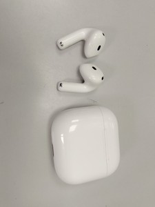 Б/у Навушники Apple airpods 4 with active noise cancellation 01-201099684
