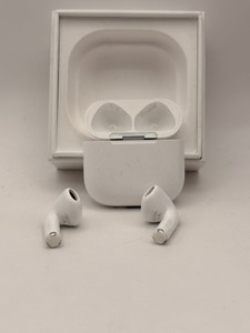 Б/в Навушники Apple airpods 4 with active noise cancellation 01-201116690