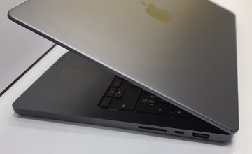 Б/в Ноутбук Apple macbook pro 14" late 2024 01-201179570