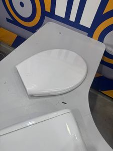 Б/у Унітаз з кришкою Mito compact 679 010 3/6 01-200593691