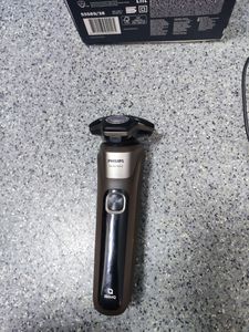 01-200612435: Philips shaver series 5000 s5589