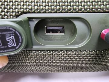 01-200743915: Jbl charge 5