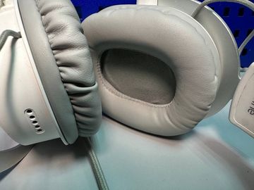 01-200771852: Fifine h6