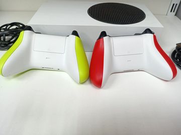 01-200772990: Microsoft xbox series s 512gb