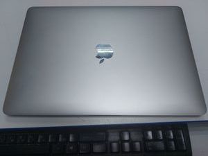 01-200775164: Apple a1706 macbook pro 13,3" core i5 3.1ghz /ram 8gb /ssd 256/ gpu intel iris plus 650 1536mb