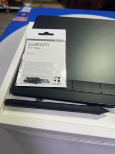 Б/в Графічний планшет Wacom ctl-6100wl 01-200820350