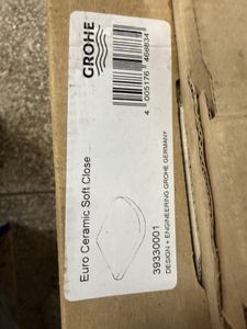 Б/в Сидіння з кришкою для унітазу Grohe euro ceramic 39330001 01-200861494