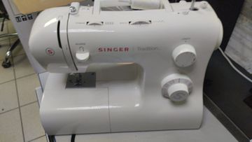 Б/в Швейна машина Singer tradition 2282 01-200873961