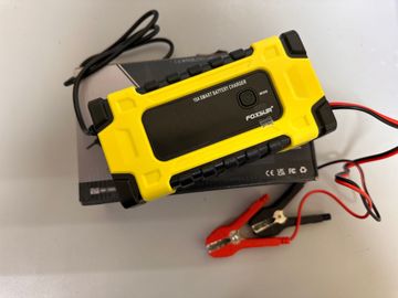 Б/в Пуско-зарядний пристрій Foxsur 12/24v 12a 01-200905530