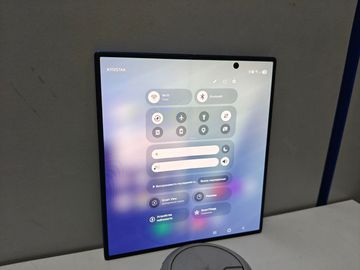 Б/в Мобільний телефон Samsung galaxy fold7 16/1tb 01-200918672