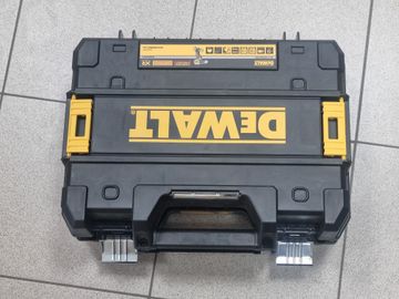 Б/в Шурупокрут Dewalt dcd805p2t 01-200909985
