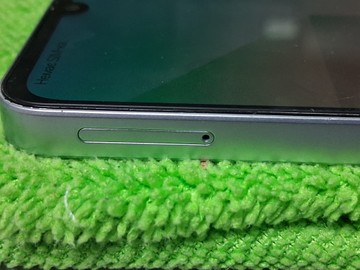 Б/в Мобільний телефон Samsung galaxy a06 4/128gb 01-200930103