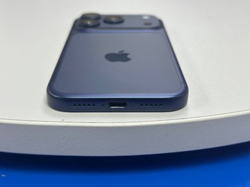 Б/в Мобільний телефон Apple iphone 17 pro 256gb 01-201005009