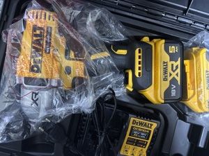 Б/в Аккумуляторный гайковерт Dewalt dcf900 / 2акб 5ah / зп 01-201102096