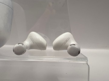 Б/в Навушники Apple airpods 4 with active noise cancellation 01-201072372