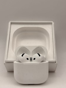 Б/в Навушники Apple airpods 4 with active noise cancellation 01-201116690